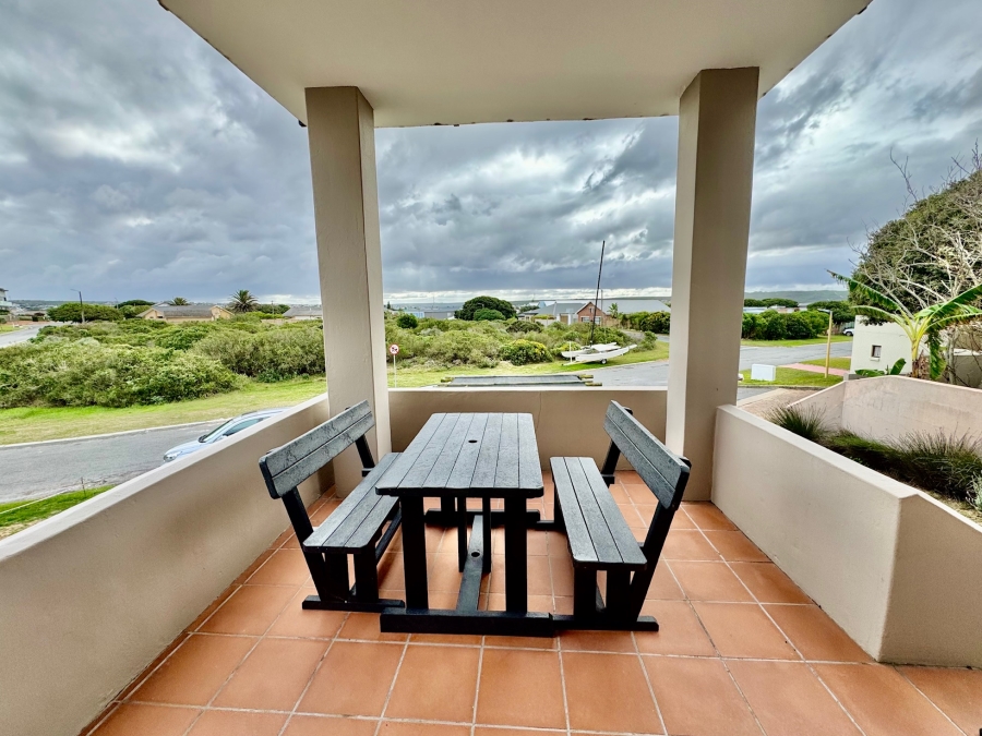 To Let 3 Bedroom Property for Rent in Stilbaai Wes Western Cape